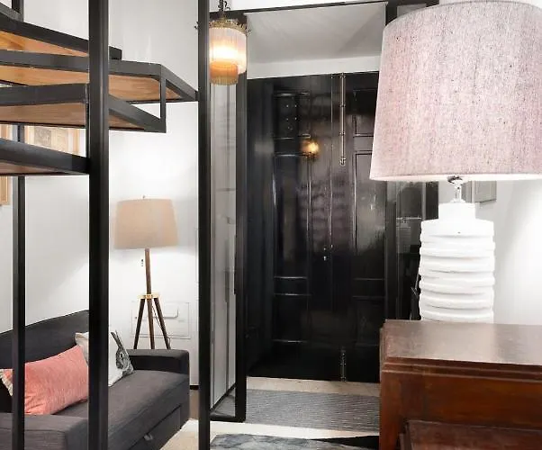 National Theatre Trendy Apartman