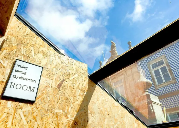 National Theatre Trendy *