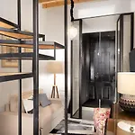 Apartment National Theatre Trendy