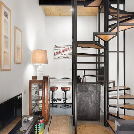 National Theatre Trendy