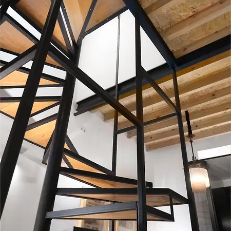 National Theatre Trendy