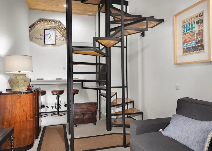 National Theatre Trendy Apartment *