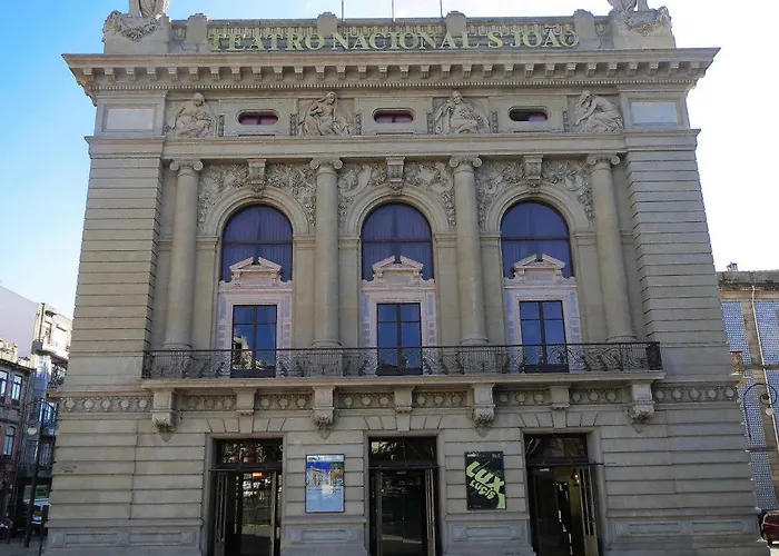 National Theatre Trendy