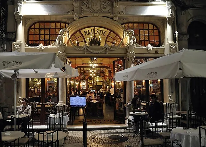 National Theatre Trendy *