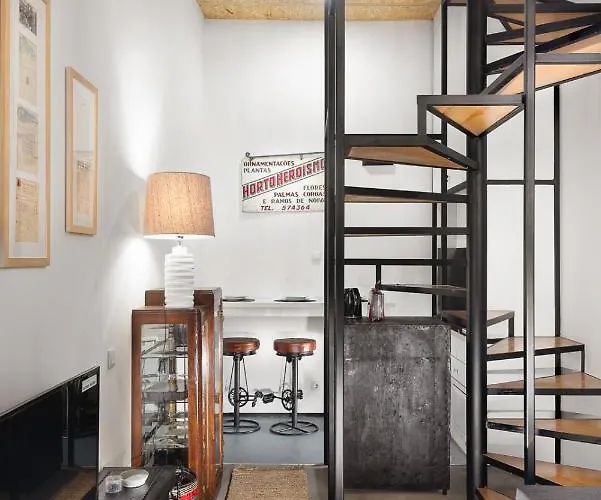 National Theatre Trendy