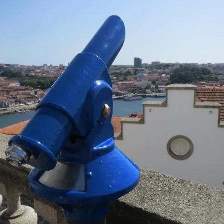 Daire National Theatre Trendy