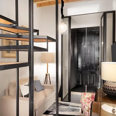 Apartment National Theatre Trendy