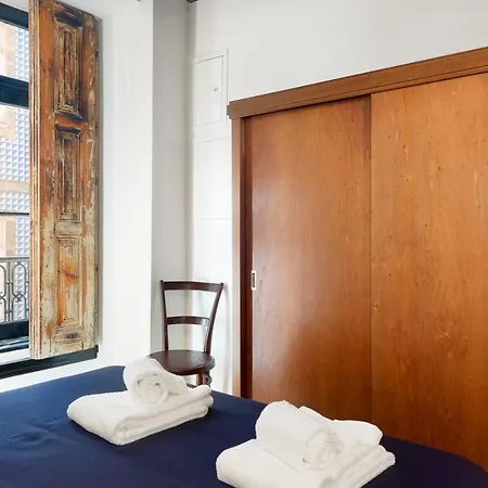 National Theatre Trendy *